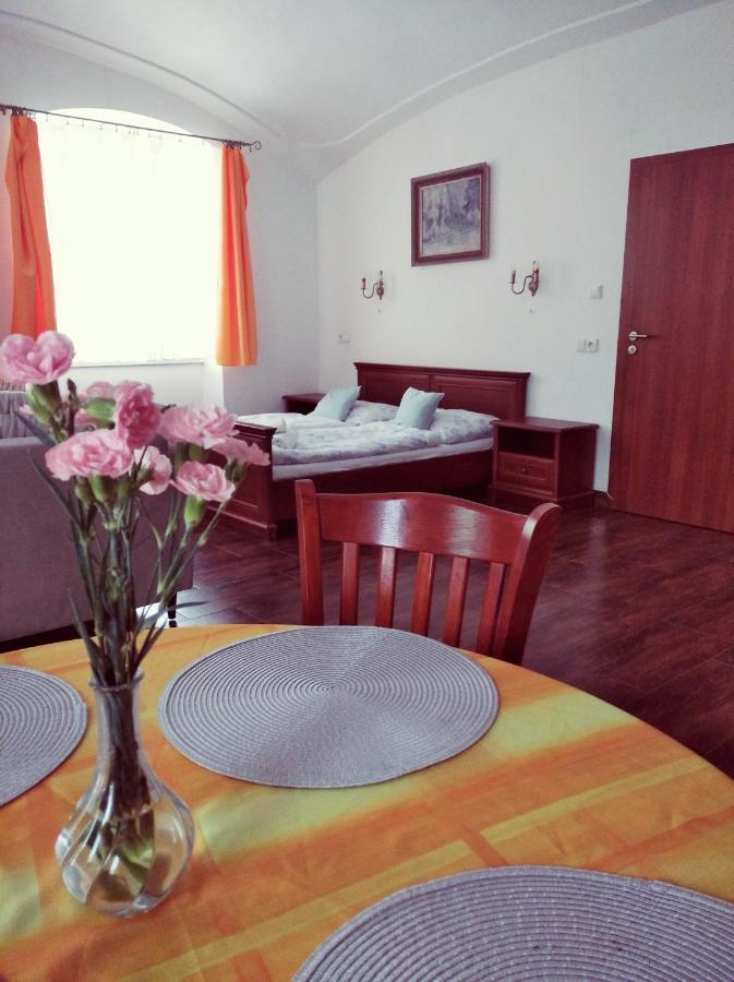 Dvur U Kaplicky Apartamento Žďár nad Sázavou Exterior foto